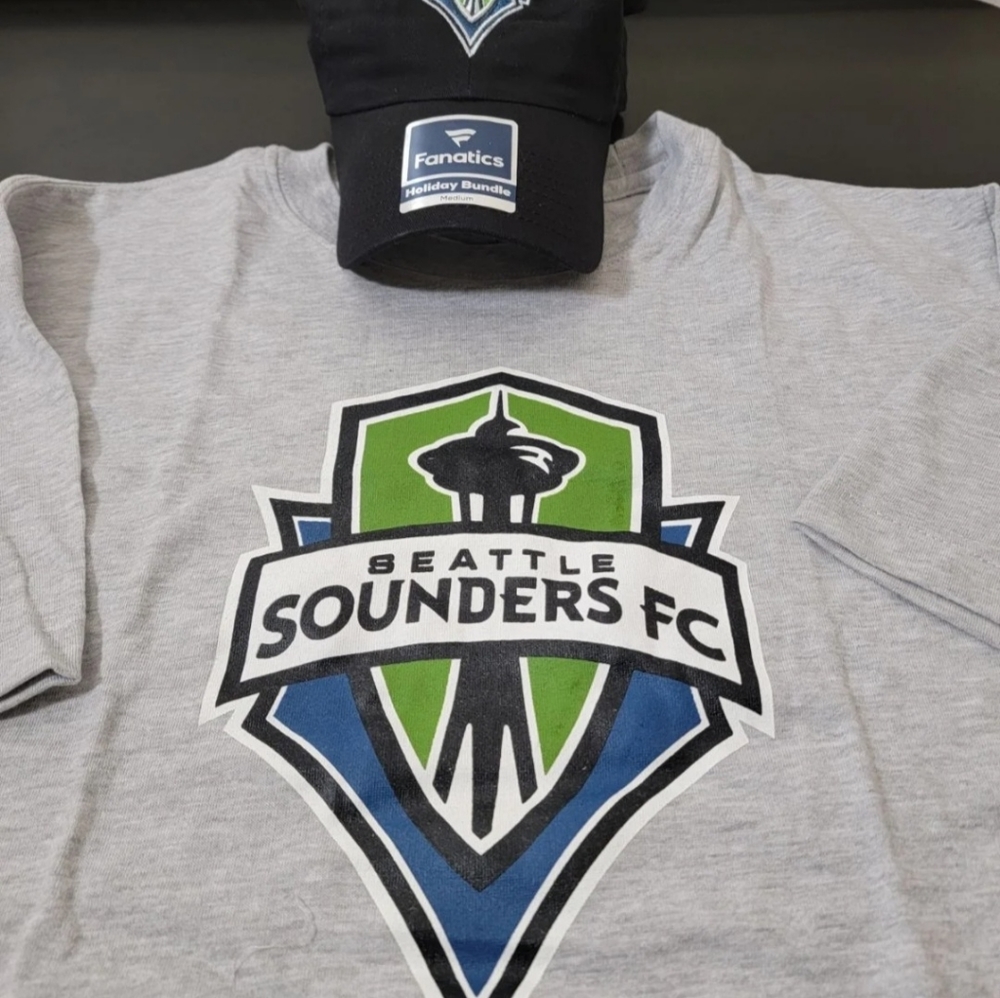 Fanatics Seattle Sounders Holiday Bundle